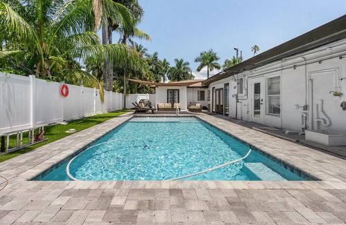 Fort Myers River District House | Downtown Retreat