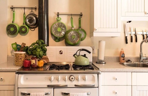 Santa Rosa House | Downtown Retro Bungalow Dog Friendly