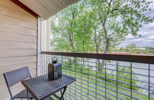 North Capitol Condo | Downtown Riverfront condo ,walk to Honky Tonks