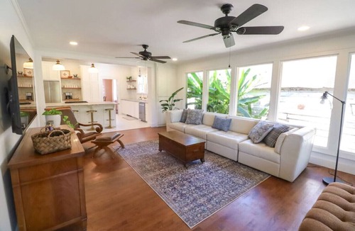 Natchitoches House | Downtown Riverside Oasis: Deck, Hot Tub & More!