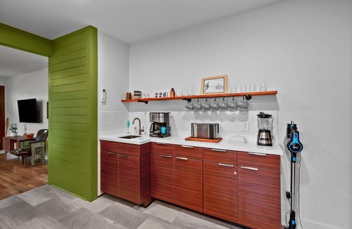 Washington House | Downtown - Riverview - Short walk to Restaurants, Shops and Parks.
