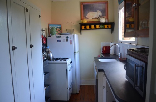 Oak Park Cottage | Downtown 'Rose Mary Cottage'