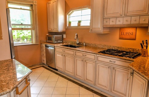 Saratoga Springs Apartment | Downtown Saratoga, Gorgeous Spacious Victorian, Sleeps 6, Pet Friendly