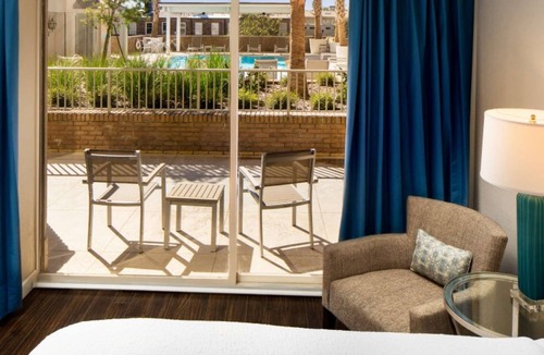 Historic Downtown Savannah Hotel | Downtown Savannah | Rooftop Pool + On-Site Bar