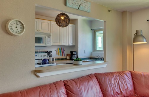 Downtown Seattle Apartment | Downtown Seattle Condo w/Rooftop Deck + Views!