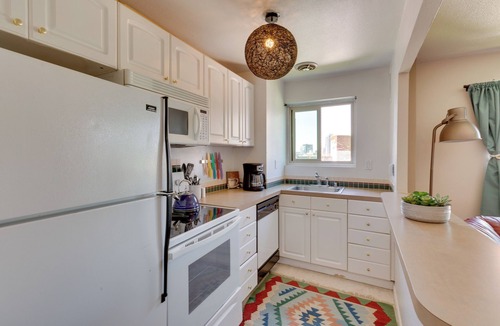 Downtown Seattle Apartment | Downtown Seattle Condo w/Rooftop Deck + Views!