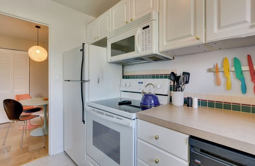 Downtown Seattle Apartment | Downtown Seattle Condo w/Rooftop Deck + Views!