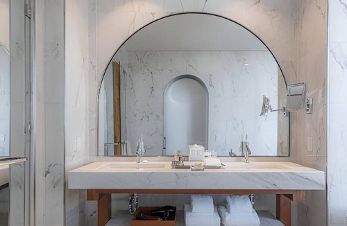 Downtown Seattle Hotel | Downtown Seattle Luxury Stay In 2 King Suites