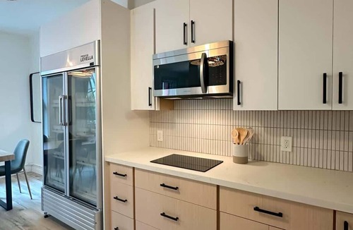 Union Square Apartment | Downtown SF Co-Work Retreat on Ellis-Solstice