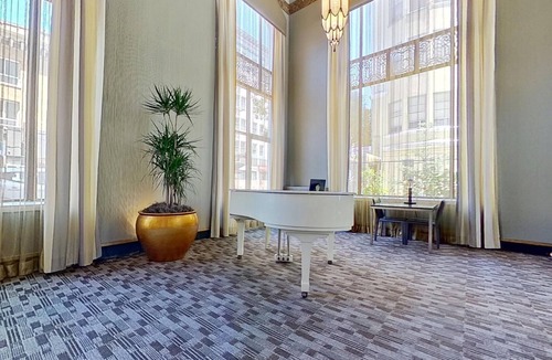 Tenderloin Condo | Downtown SF Studio with Skyline Views — Steps from Union Square, BART & Tech Hubs