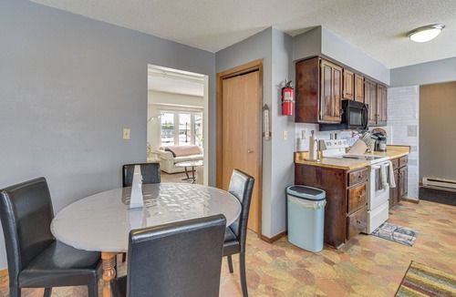 Siren House | Downtown Siren Home! Walk to Bars, Lakes & Shops