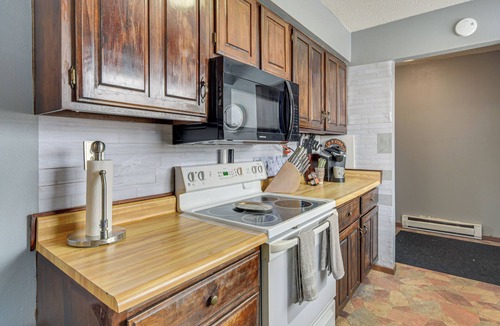 Siren House | Downtown Siren Home! Walk to Bars, Lakes & Shops
