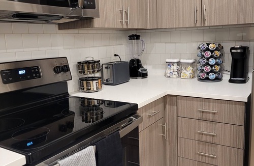 South Salt Lake Apartment | Downtown SLC Apt w/pool, hot tub, gym, fast internet