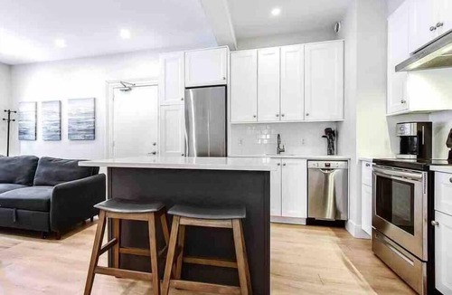 South End Apartment | Downtown South end central suite