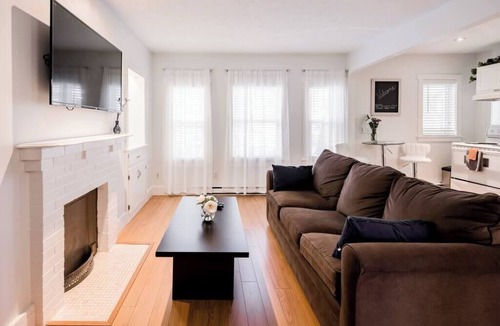 South End Apartment | Downtown South end central suite