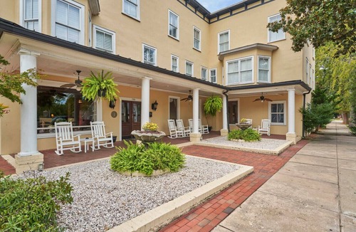 Downtown Bed & Breakfast | Downtown Southern Pines - The Jefferson Inn - Petite Queen Room