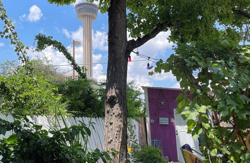 Southtown Villa | Downtown & Southtown leisure district, trendy cafe's, restaurants, bar's