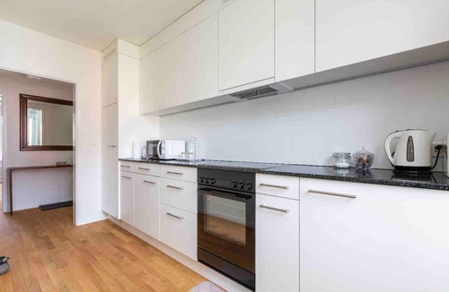 Werd Apartment | Downtown Spacious 2-Bedroom Apartment 4A