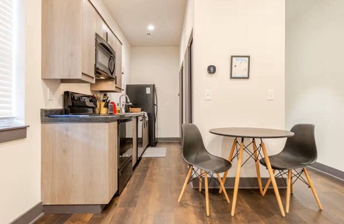 New Albany Apartment | Downtown Spot for Both Long & Short Term Stays