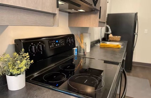 New Albany Apartment | Downtown Spot for Both Long & Short Term Stays