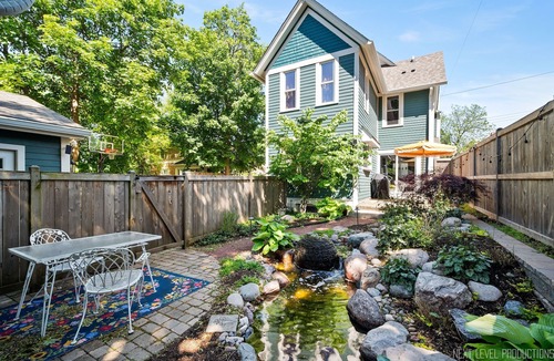 St. Charles House | Downtown St. Charles: Walk to Bars & Restaurants