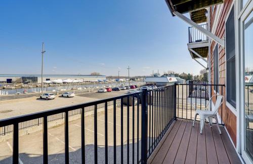 Saint Joseph Apartment | Downtown St Joseph Condo with Balcony and Harbor View