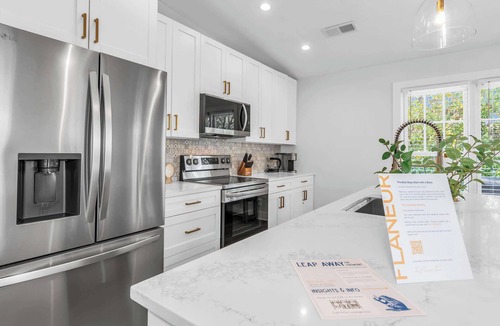 St. Michaels Apartment | Downtown St. Michaels | Porch + Pet-Friendly