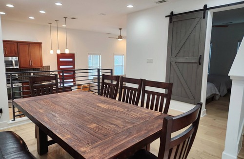 Chestnut Bed & Breakfast | Downtown Stay in East Austin @ 12th Street