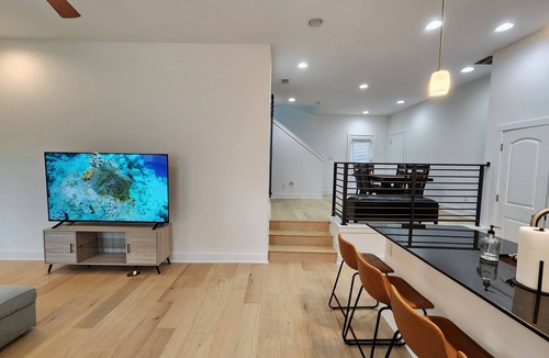Chestnut Bed & Breakfast | Downtown Stay in East Austin @ 12th Street