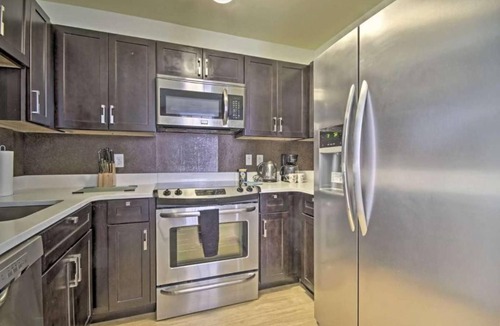 Downtown Baltimore Condo | Downtown Stay Near Harbor & Stadiums
