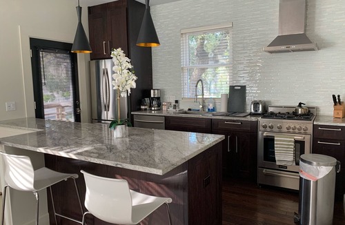 St. Petersburg Apartment | Downtown! Steps to Beach Drive restaurants, shops, and gorgeous waterfront!