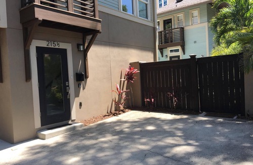 St. Petersburg Apartment | Downtown! Steps to Beach Drive restaurants, shops, and gorgeous waterfront!