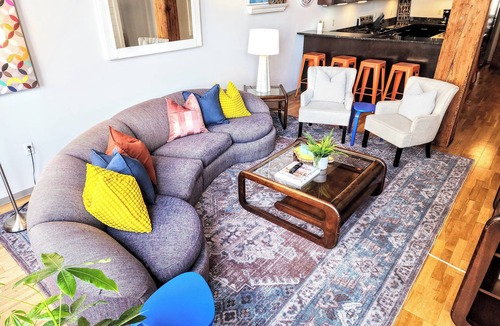 Downtown West Apartment | Downtown STL Loft Sleeps 8 + Parking + W/D + Pets