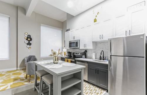 Downtown Cincinnati Apartment | Downtown Stroll to the Bengals