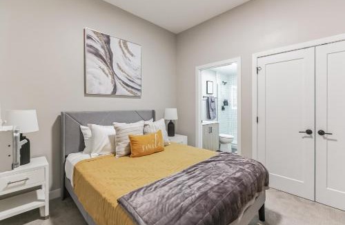 Downtown Cincinnati Apartment | Downtown Stroll to the Bengals