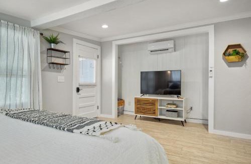 Wimberley Hotel | Downtown Studio 1 at Beer Ranch Project Inn