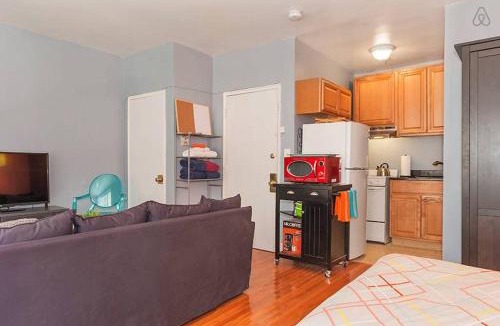 Theatre District Apartment | Downtown Studio Apt, Short Walk To Hospitals