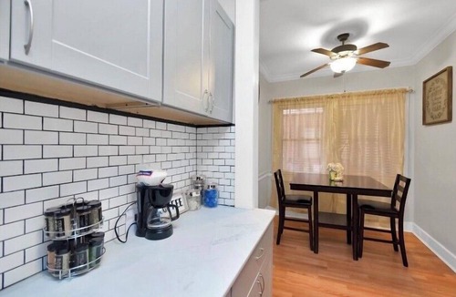 Central Business District Apartment | Downtown Studio by Toyota Center/Minute Maid/George R Brown