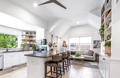 Downtown Apartment | DOWNTOWN STUDIO C, TOP 10 VACATION RENTAL, Bikers Paradise!