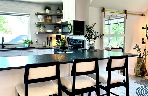 Downtown Apartment | DOWNTOWN STUDIO C, TOP 10 VACATION RENTAL, Bikers Paradise!