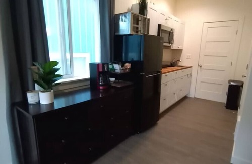 Moscow Apartment | Downtown Studio - Mustard