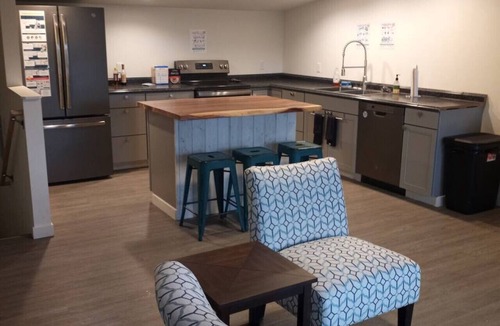 Moscow Apartment | Downtown Studio - Mustard