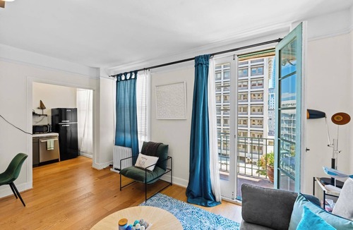 Downtown Long Beach Apartment | Downtown Studio Near Convention Center and Beach Free Parking