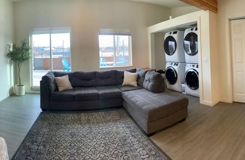 Moscow Apartment | Downtown Studio - Scarlet