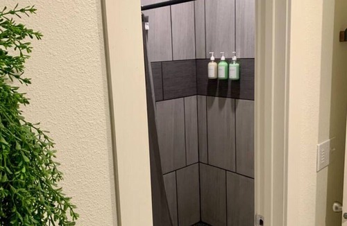 Moscow Apartment | Downtown Studio - Scarlet