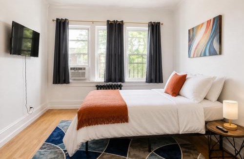 East Avenue Apartment | Downtown StudioQueen BedWi-FiHigh Falls