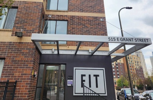 Elliot Park Apartment | Downtown Suite Living!