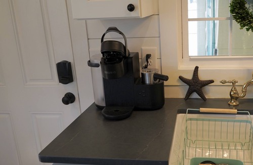 Southport House | Downtown Sunshine Cottage & GolfCart