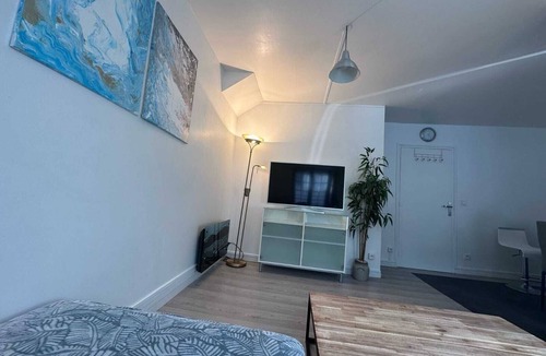 Beaumont-sur-Oise Apartment | Downtown superb f3 with all comforts