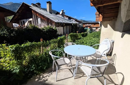 Beaufort Apartment | Downtown T2 station with parking space